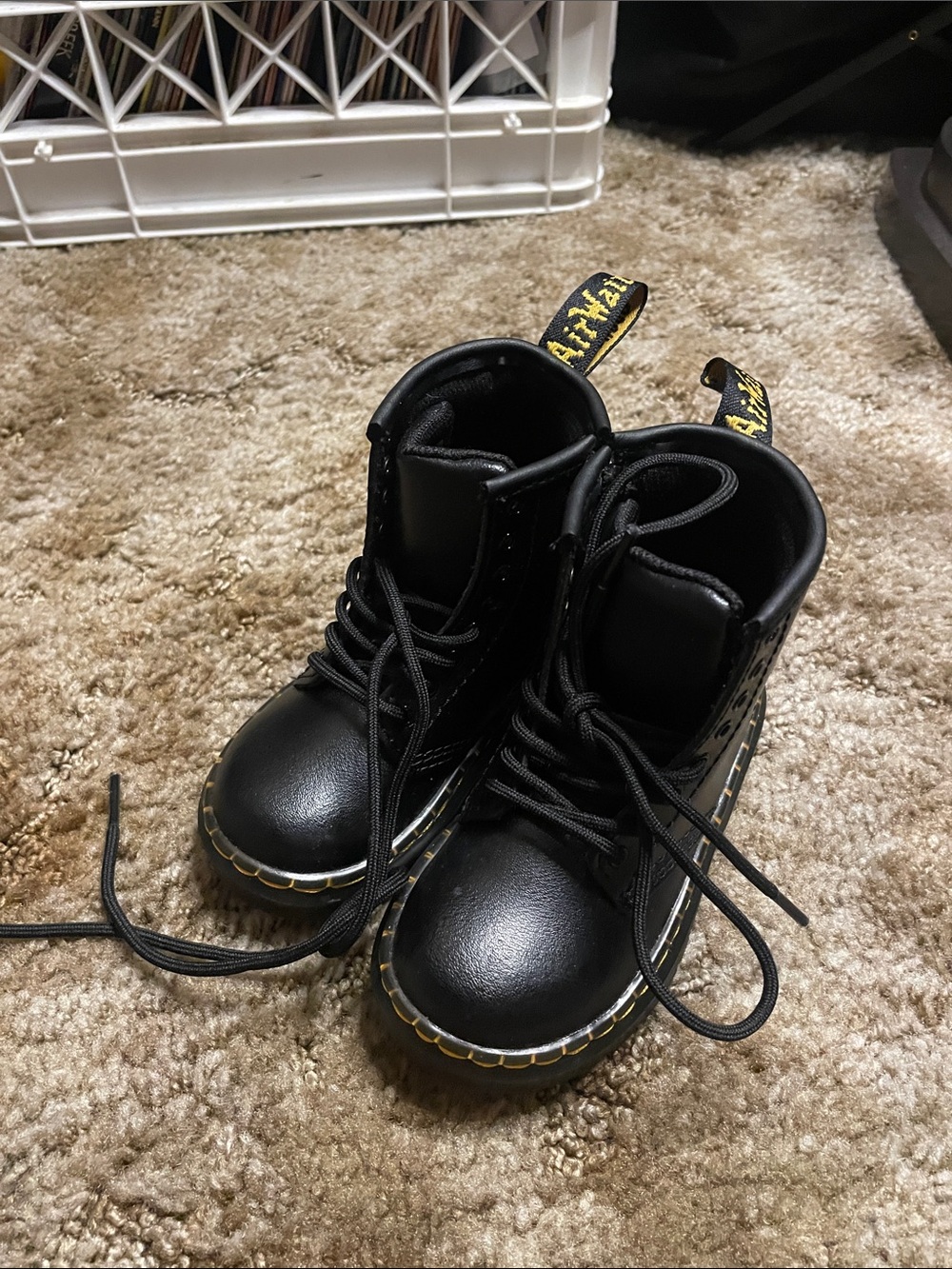 NEW! Dr Martens Girls Black Boots Size 7 - Picture 2 of 5